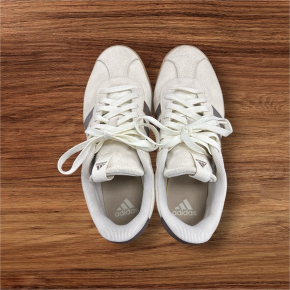 Adidas VI Court 3.0 Sneaker Size 9 - Picture 4 of 5